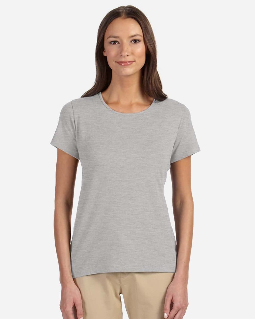 Devon & Jones Women's Perfect Fit™ Shell T-Shirt - Image 1