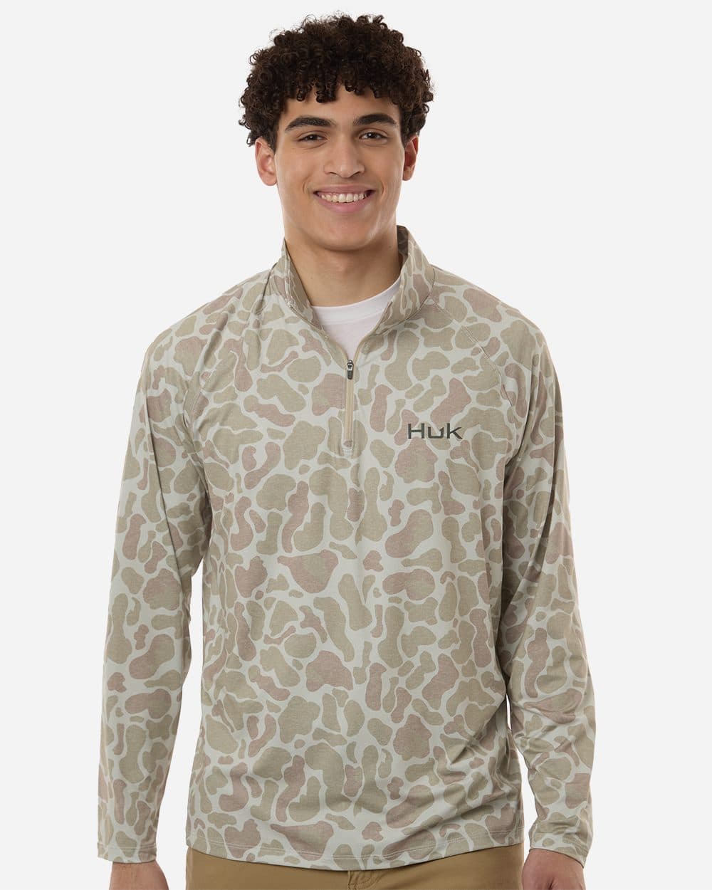 HUK Men's Airweight KC Printed Quarter-Zip Pullover - Image 1